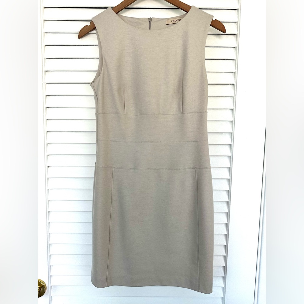 I Blues Sleeveless Beige Wool Sheath Dress